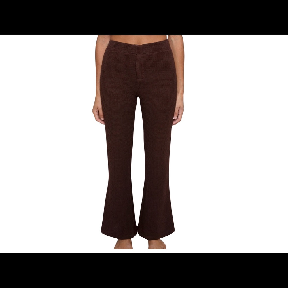 cute brown gimaguas waffle cropped pants